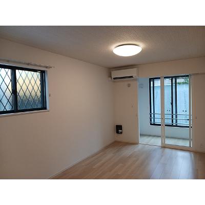 エバーグリーン 101【管理NO：1-028453401-01010】 ★家具家電は申し込み後に搬入します★ ★2026年09月上旬入居可能★の物件画像