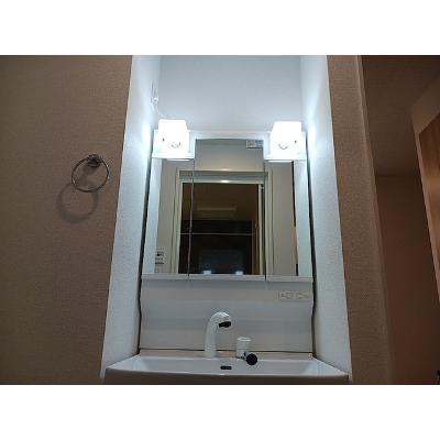 エバーグリーン 101【管理NO：1-028453401-01010】 ★家具家電は申し込み後に搬入します★ ★2026年09月上旬入居可能★の物件画像