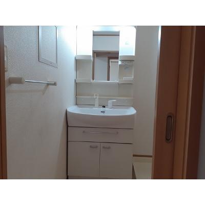 イーリス 203【管理NO：1-013730801-02030】 ★家具家電は申し込み後に搬入します 2026年09月上旬入居可能の物件画像