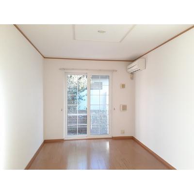 イーリス 103【管理NO：1-013730801-01030】 ★家具家電は申し込み後に搬入します 2026年09月中旬入居可能の物件画像