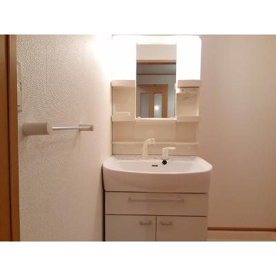 イーリス 103【管理NO：1-013730801-01030】 ★家具家電は申し込み後に搬入します 2026年09月中旬入居可能の物件画像