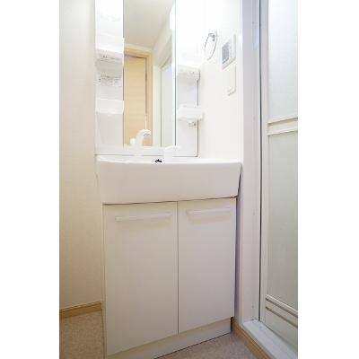 ブレイブコート 303【管理NO：1-016286901-03030】 ★家具家電は申し込み後に搬入します★ ★2026年09月中旬入居可能★の物件画像