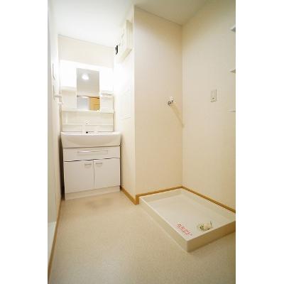 ウエスト・コート 201【管理NO：1-013814401-02010】 ★家具家電は申し込み後に搬入します 2026年09月中旬入居可能の物件画像