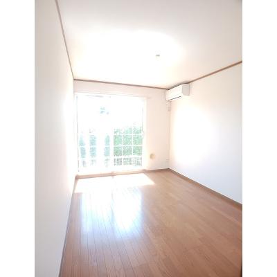 クリサンセマム 103【管理NO：1-010991701-01030】 ★家具家電は申し込み後に搬入します★の物件画像