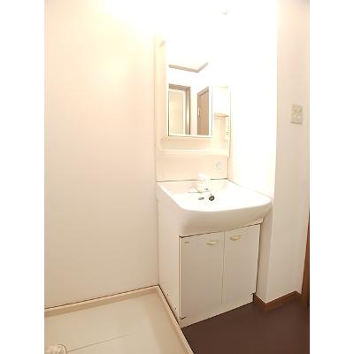 クリサンセマム 103【管理NO：1-010991701-01030】 ★家具家電は申し込み後に搬入します★の物件画像