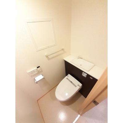 エバーグリーンアベニュー 102【管理NO：1-018035001-01020】 ★家具家電は申し込み後に搬入します★ ★2026年09月下旬入居可能★の物件画像