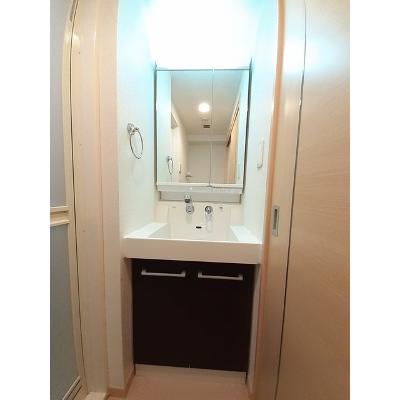 エバーグリーンアベニュー 102【管理NO：1-018035001-01020】 ★家具家電は申し込み後に搬入します★ ★2026年09月下旬入居可能★の物件画像