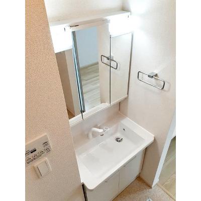 シダーコートＡ 102【管理NO：1-025994701-01020】 ★家具家電は申し込み後に搬入します★ ★2026年10月中旬入居可能★の物件画像