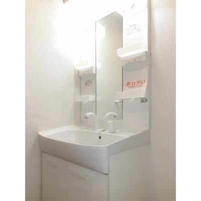 ロータス 202【管理NO：1-018475901-02020】 ★家具家電は申し込み後に搬入します★の物件画像