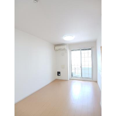 アヴェニール　アイ 103【管理NO：1-017248601-01030】 ★家具家電は申し込み後に搬入します★の物件画像