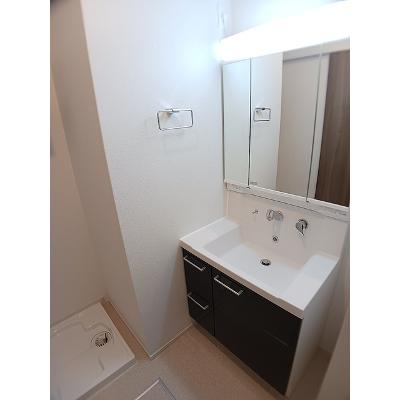 ソレイユ八条春日 303【管理NO：1-028237001-03030】 ★家具家電は申し込み後に搬入します★ ★2026年09月上旬入居可能★の物件画像