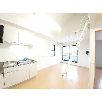 サンタカーサ 202【管理NO：1-018820901-02020】 ★家具家電は申し込み後に搬入します 2026年08月上旬入居可能の物件画像