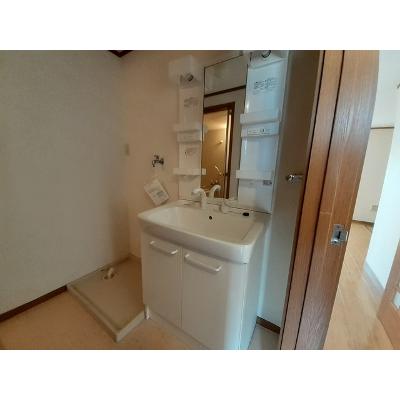 東フラワー 103【管理NO：1-009677601-01030】 ★家具家電は申し込み後に搬入します 2026年09月中旬入居可能の物件画像