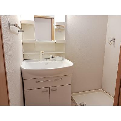 フレーズⅤ 101【管理NO：1-013576101-01010】 ★家具家電は申し込み後に搬入します★の物件画像
