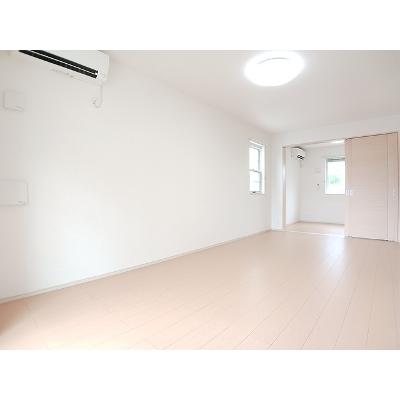 ムーン　リバー 101【管理NO：1-021176401-01010】 ★家具家電は申し込み後に搬入します★の物件画像