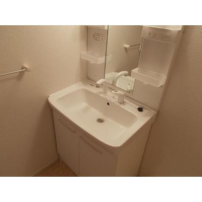 フィオリスタ 203【管理NO：1-018887701-02030】 ★家具家電は申し込み後に搬入します★ ★2026年08月下旬入居可能★の物件画像
