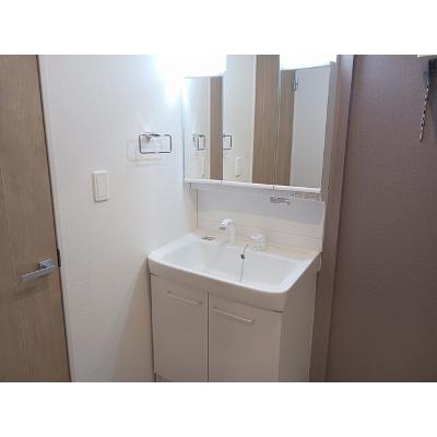 グレース　ローズⅡ 205【管理NO：1-027915602-02050】 ★家具家電は申し込み後に搬入します★の物件画像