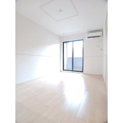プレジール 102【管理NO：1-023809401-01020】 ★家具家電は申し込み後に搬入します★の物件画像