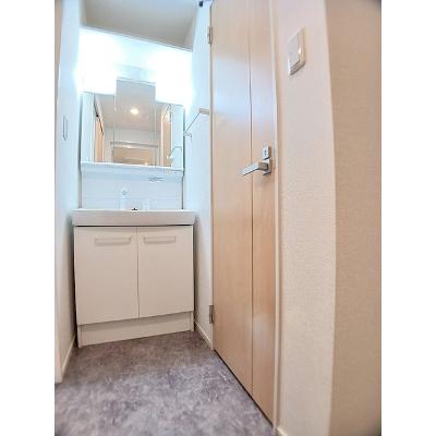 プレジール 102【管理NO：1-023809401-01020】 ★家具家電は申し込み後に搬入します★の物件画像