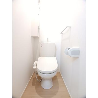 エバーグリーン 105【管理NO：1-021668502-01040】 ★家具家電は申し込み後に搬入します★の物件画像