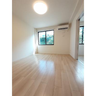 コンフィアンスⅤ 203【管理NO：1-025610201-02030】 ★家具家電は申し込み後に搬入します★の物件画像