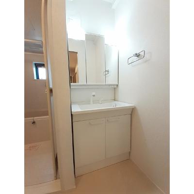 コンフィアンスⅤ 203【管理NO：1-025610201-02030】 ★家具家電は申し込み後に搬入します★の物件画像