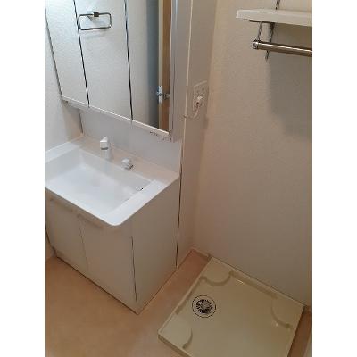 レークス　ＹＫ 103【管理NO：1-025757601-01030】 ★家具家電は申し込み後に搬入します★の物件画像