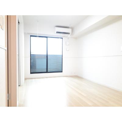 モント　ブレチア 204【管理NO：1-027385501-02040】 ★家具家電は申し込み後に搬入します★の物件画像