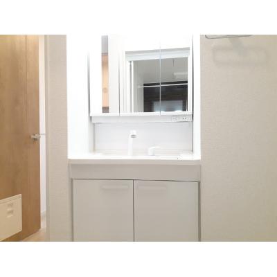 モント　ブレチア 204【管理NO：1-027385501-02040】 ★家具家電は申し込み後に搬入します★の物件画像