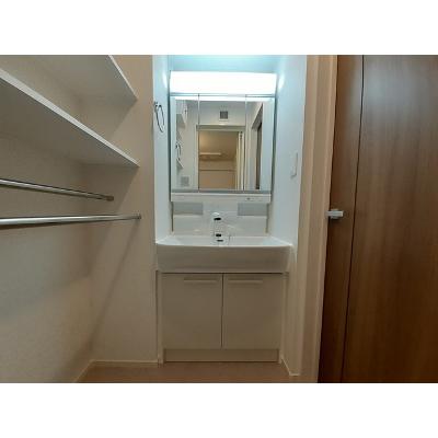 レグルス 103【管理NO：1-027026901-01030】 ★家具家電は申し込み後に搬入します★ ★2026年10月中旬入居可能★の物件画像