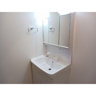 カモミール 204【管理NO：1-027787501-02040】 ★家具家電は申し込み後に搬入します★ ★2026年09月中旬入居可能★の物件画像