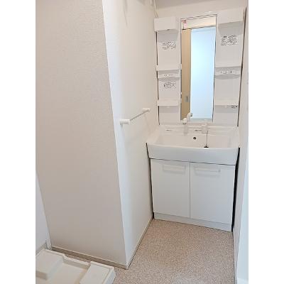 レーベン５９ 103【管理NO：1-017474901-01030】 ★家具家電は申し込み後に搬入します★の物件画像