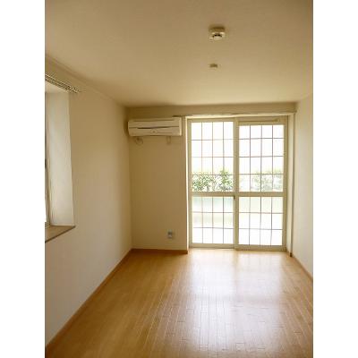 グローブⅡ 101【管理NO：1-009480701-01010】 ★家具家電は申し込み後に搬入します★ ★2026年09月中旬入居可能★の物件画像