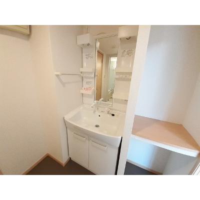 プリムローズガーデン 102【管理NO：1-017015501-01020】 ★家具家電は申し込み後に搬入します★の物件画像