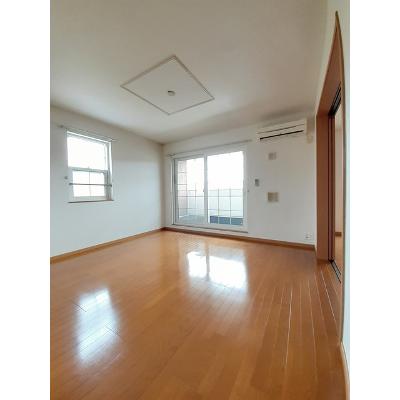 メイクロード 205【管理NO：1-014609401-02040】 ★家具家電は申し込み後に搬入します★の物件画像