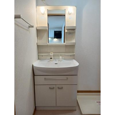 メイクロード 105【管理NO：1-014609401-01040】 ★家具家電は申し込み後に搬入します★の物件画像