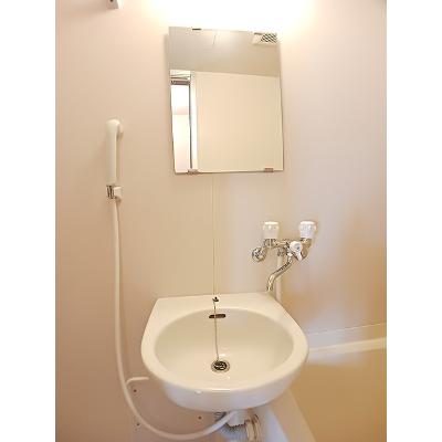 エルディムルナＢ 204【管理NO：1-003563501-02040】 ★家具家電は申し込み後に搬入します★の物件画像