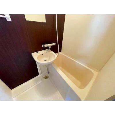 エールマンスリー五日市　壱番館（7-6)　【★無料WI-FI標準装備（無制限）★、ゴミ毎日回収、エレベーター、駐車場要相談、オートロック、32型TV】の物件画像