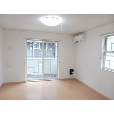 モンブラン 104【管理NO：1-015552201-01040】 ★家具家電は申し込み後に搬入します★ ★2026年08月下旬入居可能★の物件画像