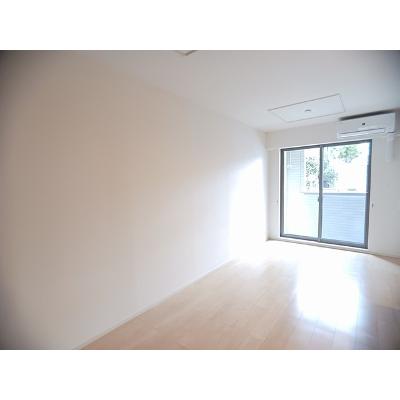 ラレース 103【管理NO：1-021210101-01030】 ★家具家電は申し込み後に搬入します★ ★2026年09月中旬入居可能★の物件画像
