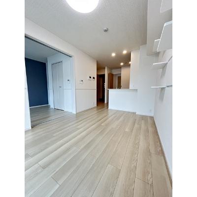 シュシュテラス 103【管理NO：1-027370401-01030】 ★家具家電は申し込み後に搬入します★ ★2026年09月中旬入居可能★の物件画像