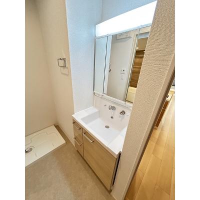 シュシュテラス 103【管理NO：1-027370401-01030】 ★家具家電は申し込み後に搬入します★ ★2026年09月中旬入居可能★の物件画像