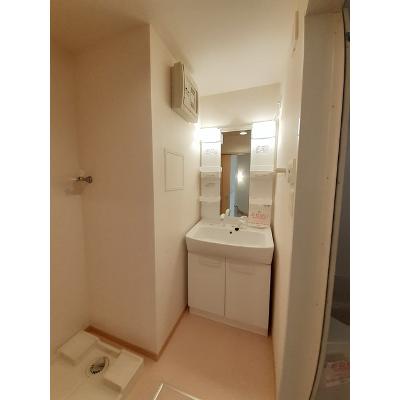レクサス　Ｅ 202【管理NO：1-016904402-02020】 ★家具家電は申し込み後に搬入します★ ★2026年10月下旬入居可能★の物件画像