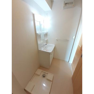 カサラン 102【管理NO：1-021307101-01020】 ★家具家電は申し込み後に搬入します★ ★2026年09月中旬入居可能★の物件画像