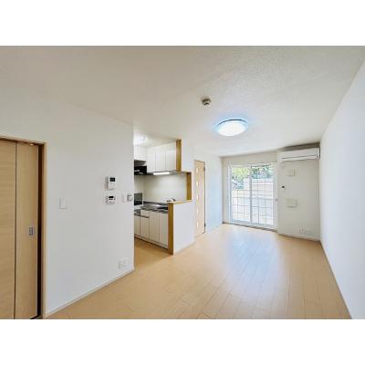 花椿 102【管理NO：1-017117801-01020】 ★家具家電は申し込み後に搬入します★ ★2026年09月中旬入居可能★の物件画像