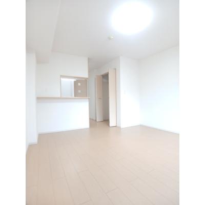 ＳＵＮ・ＢＲＩＧＨＴ 103【管理NO：1-017579201-01030】 ★家具家電は申し込み後に搬入します★の物件画像