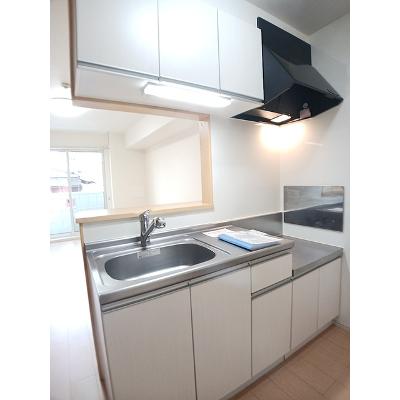 ＳＵＮ・ＢＲＩＧＨＴ 103【管理NO：1-017579201-01030】 ★家具家電は申し込み後に搬入します★の物件画像