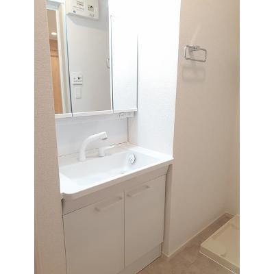 グランブルー　Ｄ 105【管理NO：1-027347504-01050】 ★家具家電は申し込み後に搬入します★の物件画像