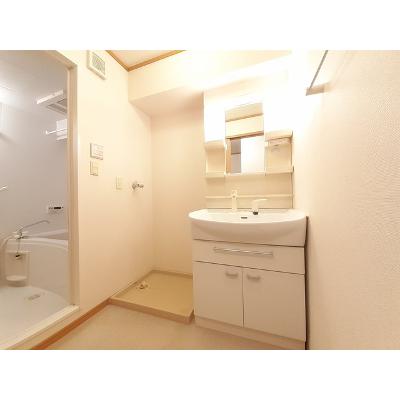 クレストール２４Ｃ 102【管理NO：1-013412601-01020】 ★家具家電は申し込み後に搬入します★の物件画像