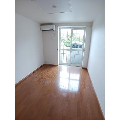 シェーン・バッハ 102【管理NO：1-012993001-01020】 ★家具家電は申し込み後に搬入します★の物件画像